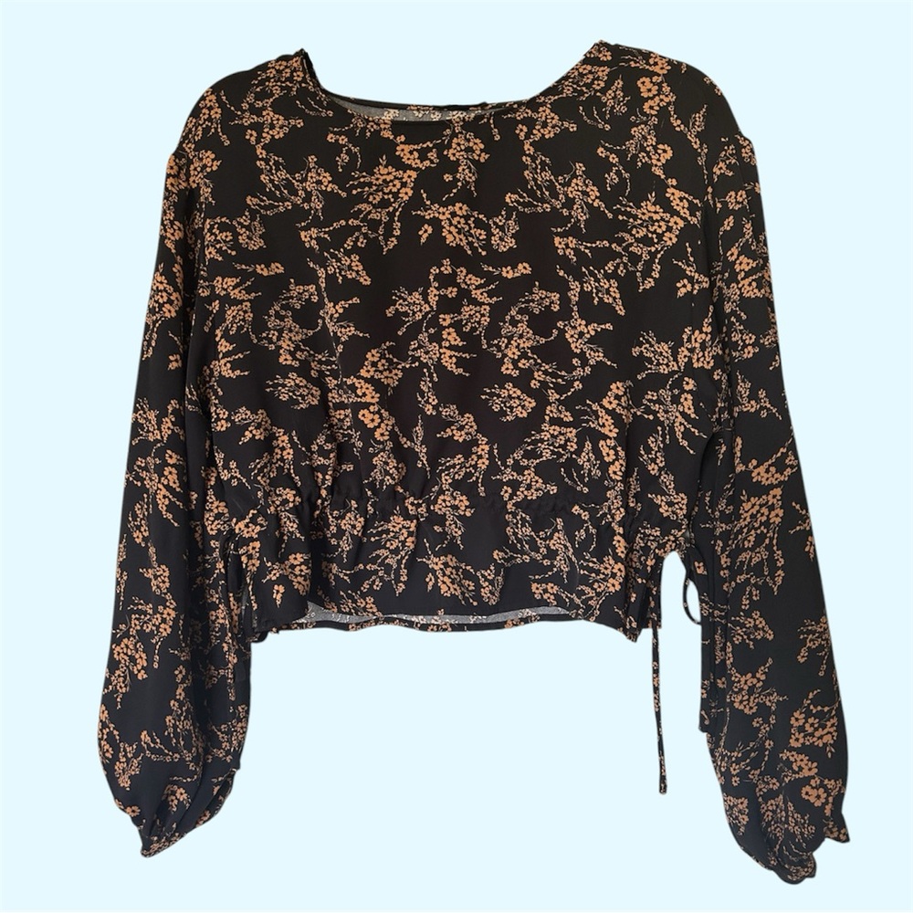 Dynamite Cropped Floral Blouse in Size XS